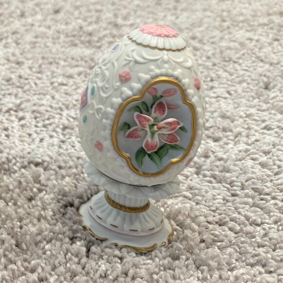 Lenox Egg on Pedestal & Daughter Egg - Picture 2 of 5